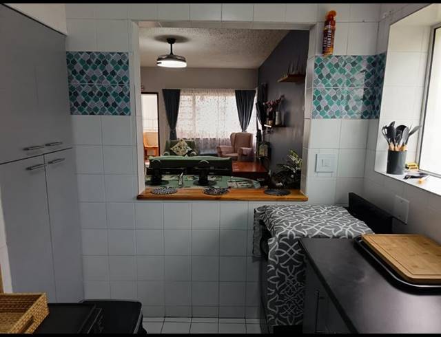 2 BEDROOM APARTMENT FOR SALE IN SUMMERSTRAND